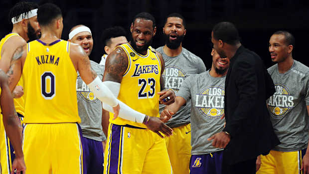 lebron-james-lakers-team
